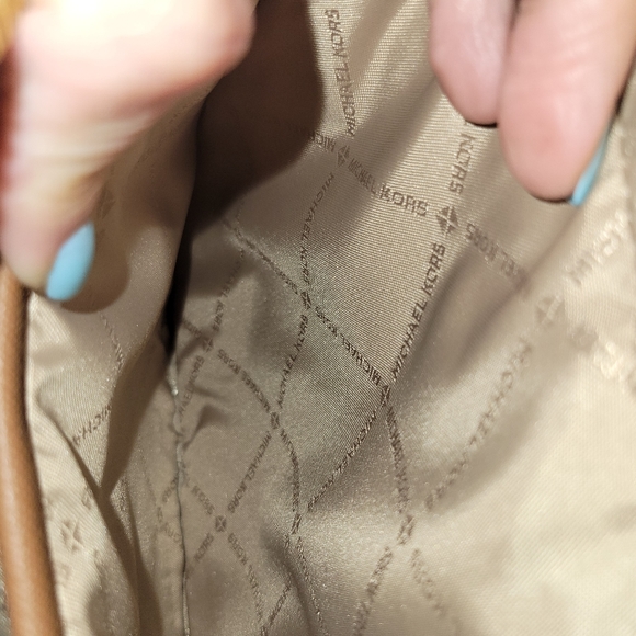 MICHAEL KORS JET SET SIGNATURE CROSSBODY NWT - Picture 6 of 10